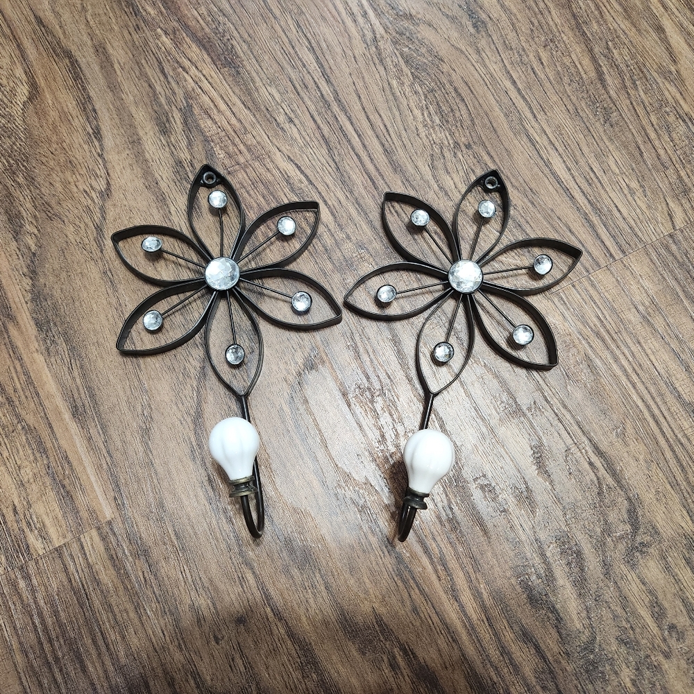 Black Metal Flower Wall Hooks with White Accents